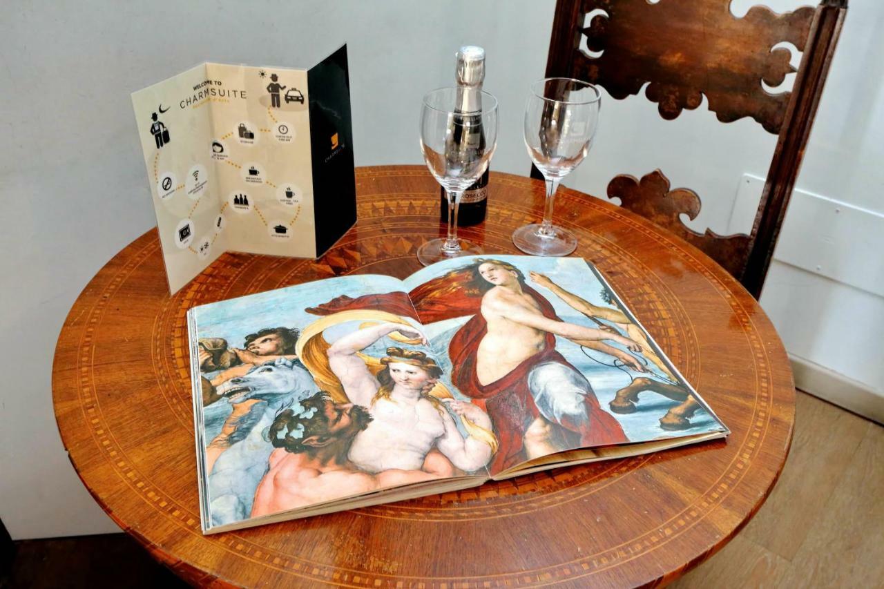 Raffaello Charmsuite *